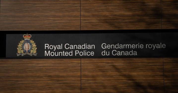 Ontario youth arrested on terrorism charges after allegedly posting ISIS videos: RCMP