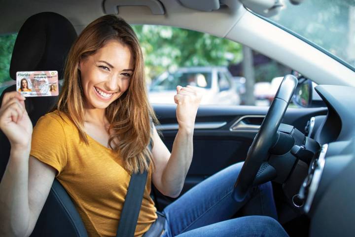 Diferentes categorías. Cuánto cuesta sacar la licencia de conducir como inmigrante en Los Ángeles en 2025