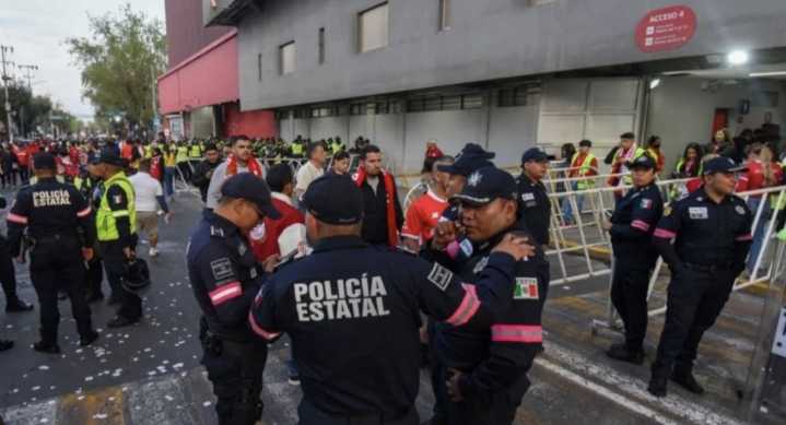 Diputados del PRI presentan iniciativa para sancionar con 12 años de cárcel a aficionados violentos