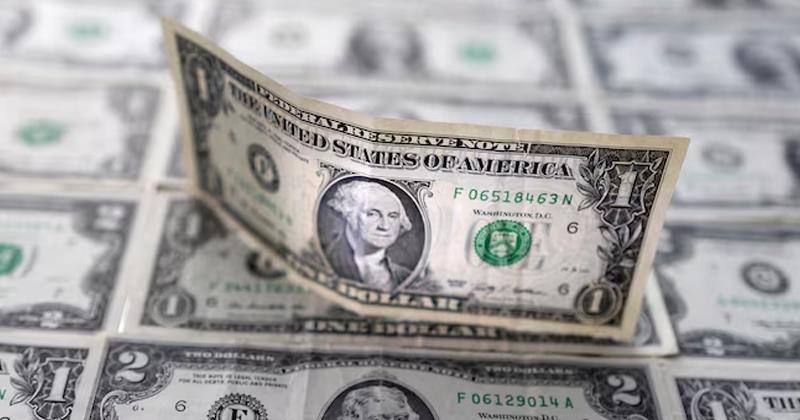 Safe Haven Currencies Surge as Global Markets Reel from Risk Selloff