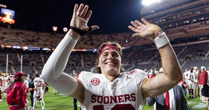 Berry Tramel: Welcome back John Mateer, who mimics Baker Mayfield in Neyland Stadium