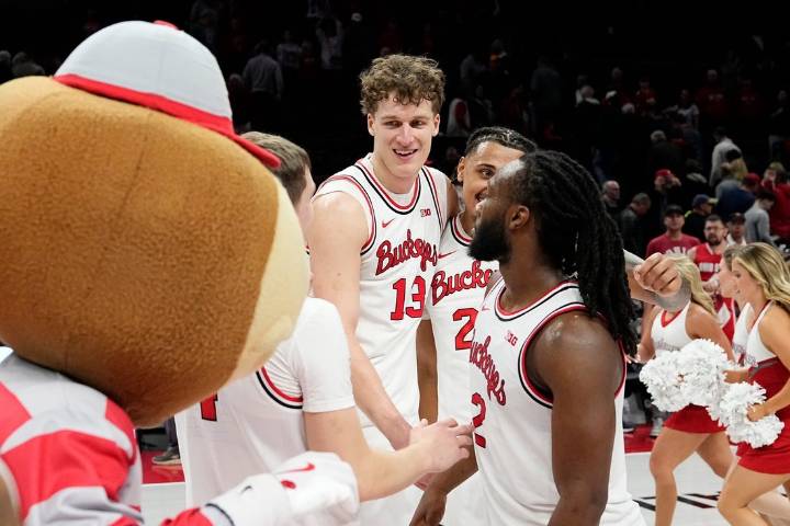 Deadspin | Ohio State rides clutch performance into clash vs. Western Michigan