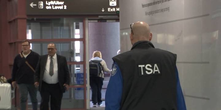 TSA workers at Harry Reid Airport continue working without pay during government shutdown