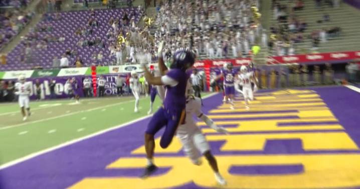 Brungard accounts for 5 TDs, Youngstown State holds off Northern Iowa 35