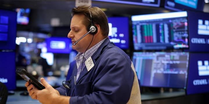 Jornada financiera: el dólar aumentó a $1.470 y las acciones argentinas treparon hasta 8%