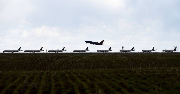 EU alerta que cerraría su espacio aéreo por el cierre de Gobierno: ‘Habrá retrasos masivos en vuelos’