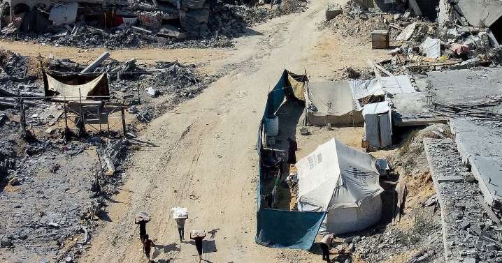 Israel descarta que cuerpos entregados por Hamás sean de rehenes y se complica el alto el fuego