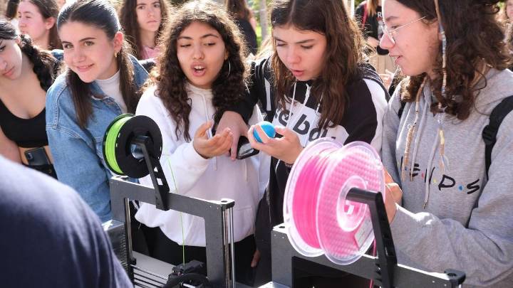 ¿Por qué las mujeres se resisten a estudiar ingenierías?