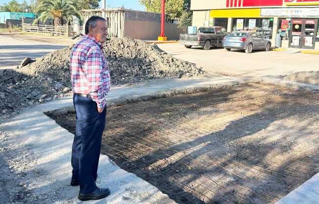 Supervisa Óscar proyectos de obra