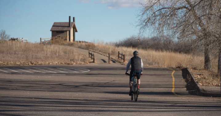 Doctor, wife and friends help Colorado man pedal past cancer diagnosis