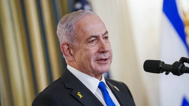 Netanyahu le pide al presidente de Israel el indulto en su juicio por corrupción