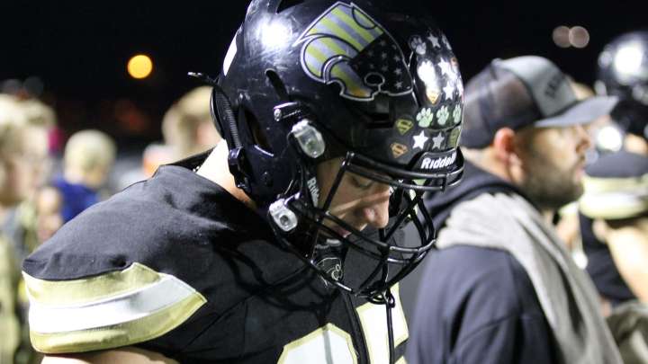 Led by Aiden Wild, Lena-Winslow trots past Stockton, into state