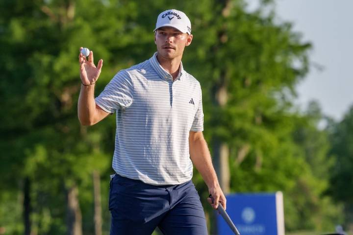 Deadspin | Nicolai Hojgaard up by 3 at DP World Tour Championship