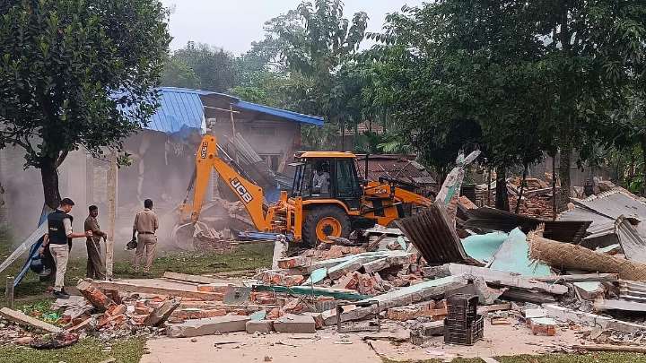 Over 580 houses demolished as Assam resumes eviction drive; Bengali