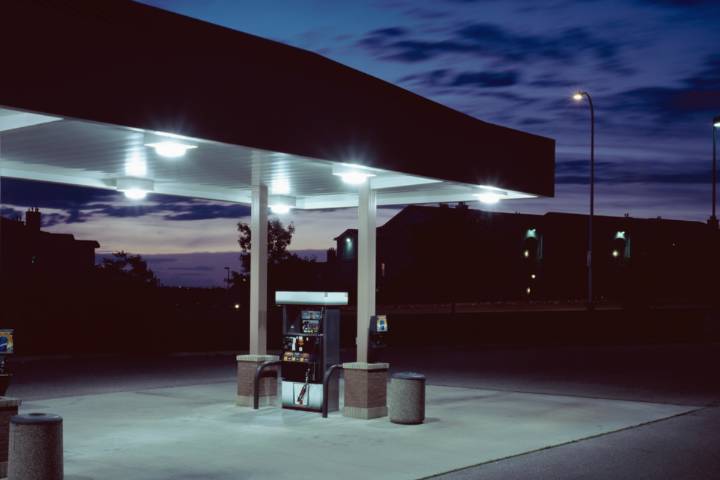 Metal Band Members Quit, Ditch Frontman at Gas Station