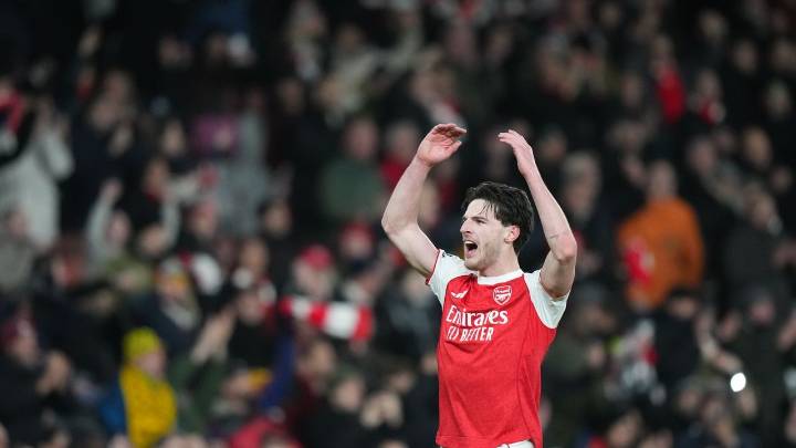 Premier League title race could be blown wide open when Arsenal and Chelsea clash