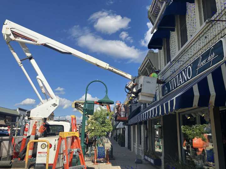 Metro Detroit’s ‘Big, Bright Light Show’ is 8 weeks and 1.5 million light bulbs in the making