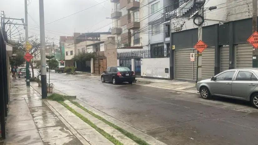 ¿Por qué Lima amaneció con una intensa llovizna y sensación de frío en plena primavera? Esto dijo el Senamhi