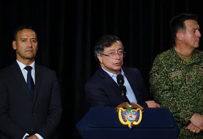 Presidente Petro respondió por los menores muertos en bombardeos: “Se les trata tal cual el DIH”