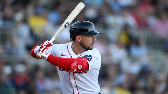 Alex Bregman opts out of contract with Boston Red Sox