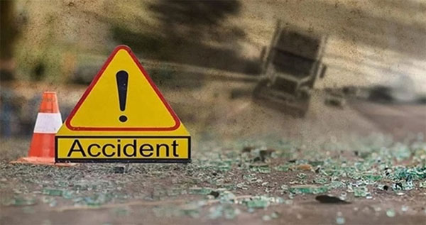 30 injured as overloaded minibus overturns in Rajouri