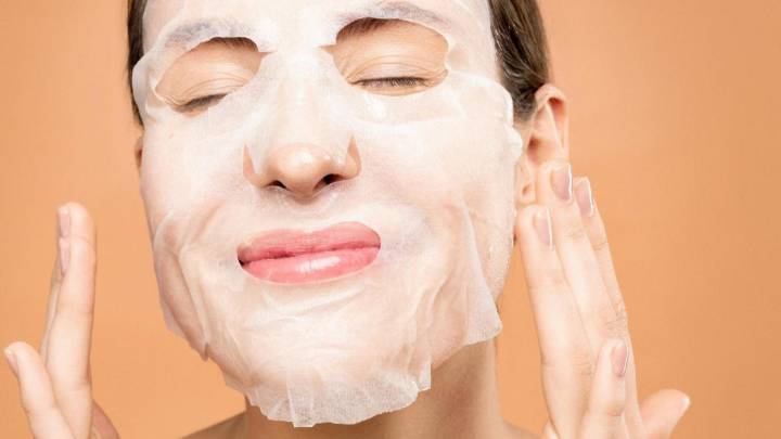 Médicos estéticos alertan de la difusión de bulos sobre inductores de colágeno en redes sociales