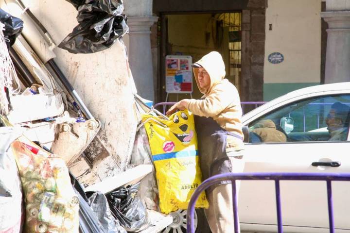 Puebla reduce pobreza laboral; ingresos crecen en siete de diez sectores