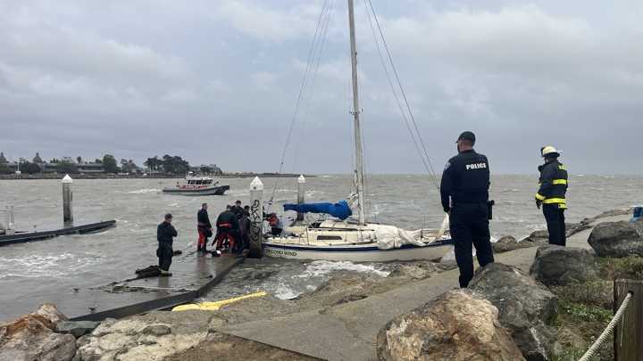 Alameda crews rescue 68-year-old on sinking sailboat