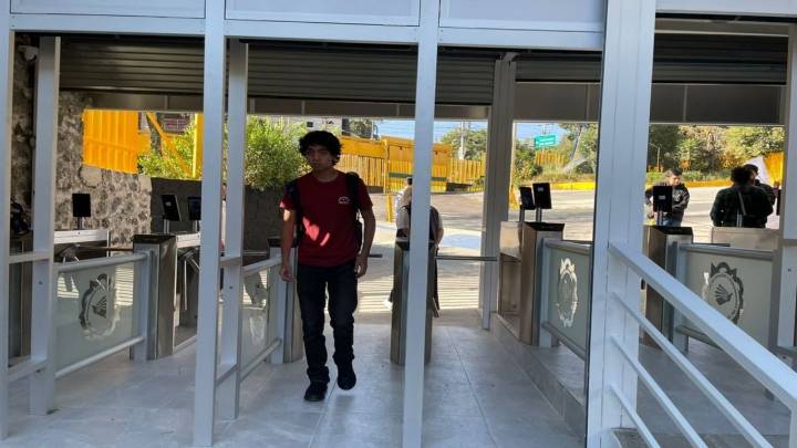 Estrena CCH Sur torniquetes; aún no hay fecha de regreso a clases virtuales