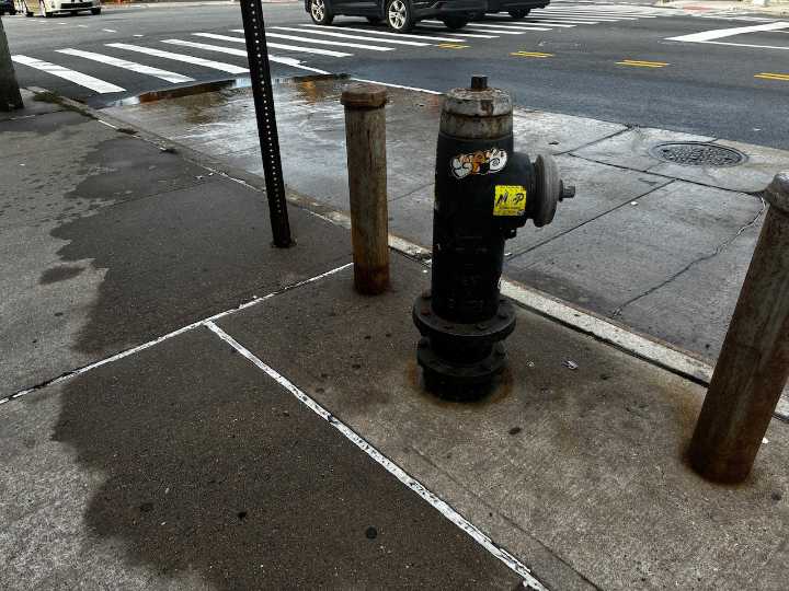 E-bike battery fire extinguished by FDNY in Sunnyside on Staten Island