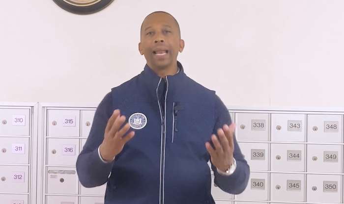 Cómo Nueva York combate la violencia doméstica