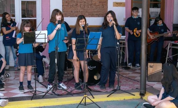 El Instituto María Auxiliadora de Rawson presentó su muestra anual de fin de año