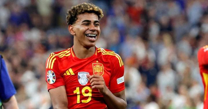 España desconvoca a Lamine Yamal tras someterse a un tratamiento sin avisar