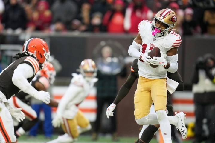 Brock Purdy leads 49ers to 26-8 victory over Browns, spoiling Shedeur Sanders’ home debut – Winnipeg Free Press