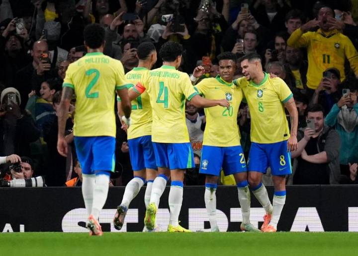 Estevao y Casemiro dan triunfo a Brasil en amistoso ante Senegal