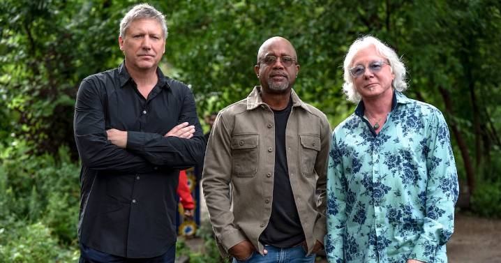 With R.E.M., Hootie, Black Crowes cofounders, Howl Owl Howl finding its crowd