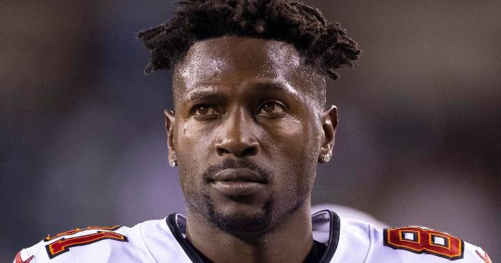 Antonio Brown released on $25,000 bail, ordered to wear GPS monitor in Miami attempted murder case