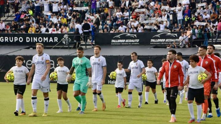 El presidente del Ceuta explica cómo se gestionó la suspensión del partido por un fallecimiento en la grada: "Si no se para, nos hubiéramos retirado del campo"