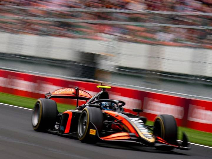 Rafael Villagómez consigue podio en Qatar tras un final dramático en la Fórmula 2