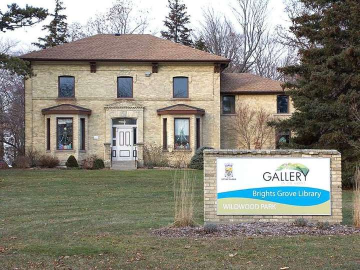 Sarnia councillors, committee pushing to reinstate library hub funding