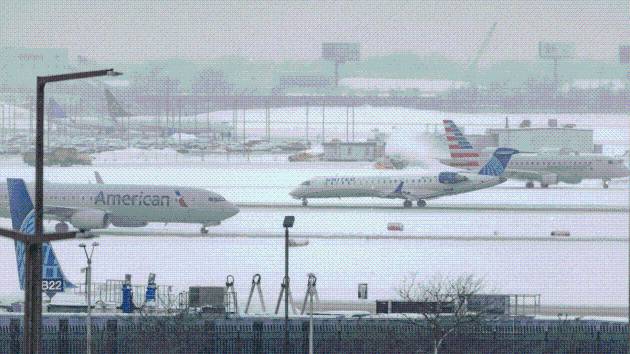 Hundreds of flights canceled as winter storm hits Midwest, Chicago’s O’Hare