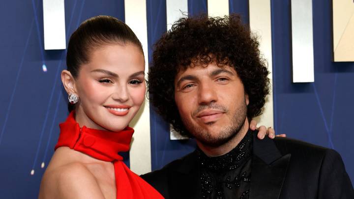 Selena Gomez’s Festive Manicure Has a Romantic Secret Meaning