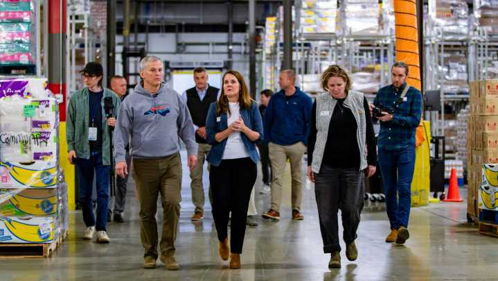 Gov. Stein volunteers at MANNA Food Bank before N.C…