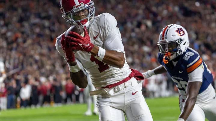 No. 10 Alabama escapes Auburn with a 27-20 victory thanks to Simpson