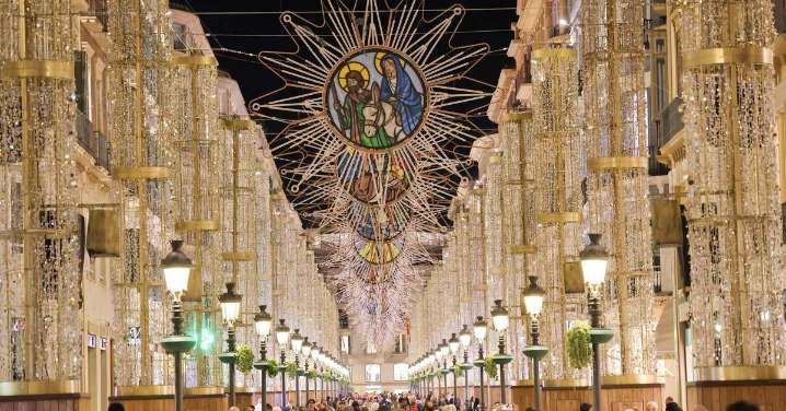 Las luces de Navidad de calle Larios en Málaga: inauguración del alumbrado y horario de los pases