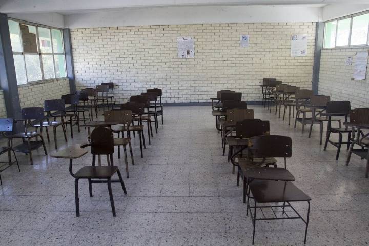 Suspenden clases presenciales en tres estados