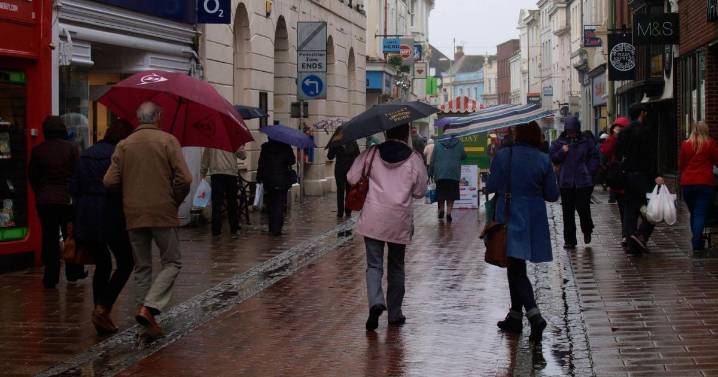 Retail sales fall unexpectedly in October amid Budget hit to consumer confidence