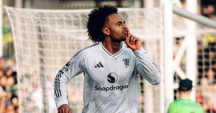 Joshua Zirkzee now has new Manchester United role that nobody saw coming