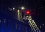 Un hombre muerto y otro crítico por inhalar humo al incendiarse parte de un edificio en A Coruña