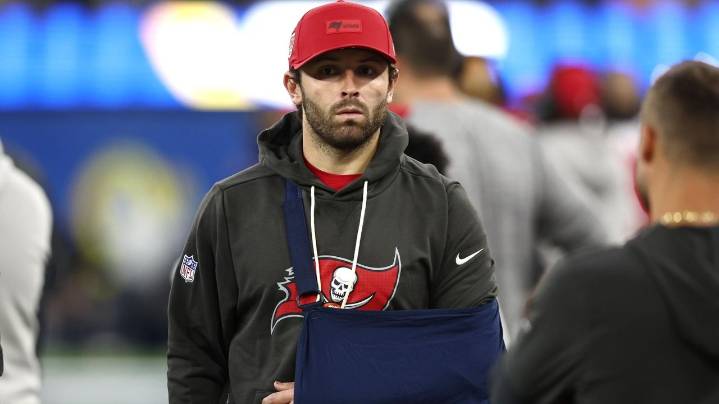 Buccaneers try to end 3-game skid against lowly Cardinals, who have dropped 8 of 9